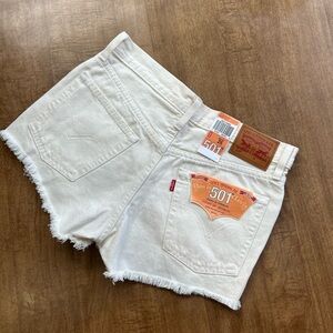 NWT Levi's 501’s Women's Cream Denim Shorts